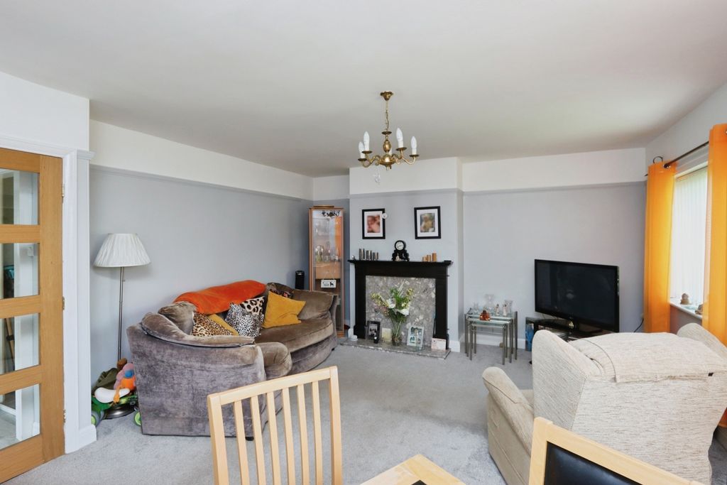 Property photo 3 of 22 Pbox-Img.Jpg