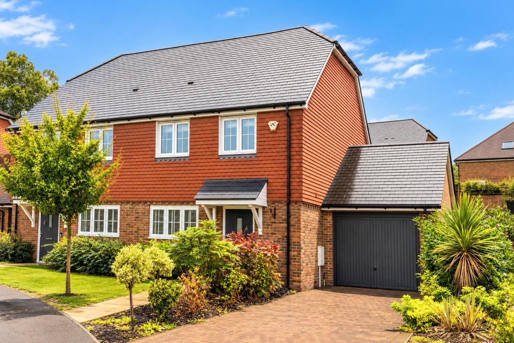 Property photo 1 of 18 2509F428-F786-4537-8d88-034A5Aacd451.Png