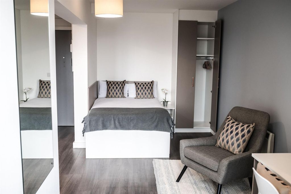 Property photo 3 of 34