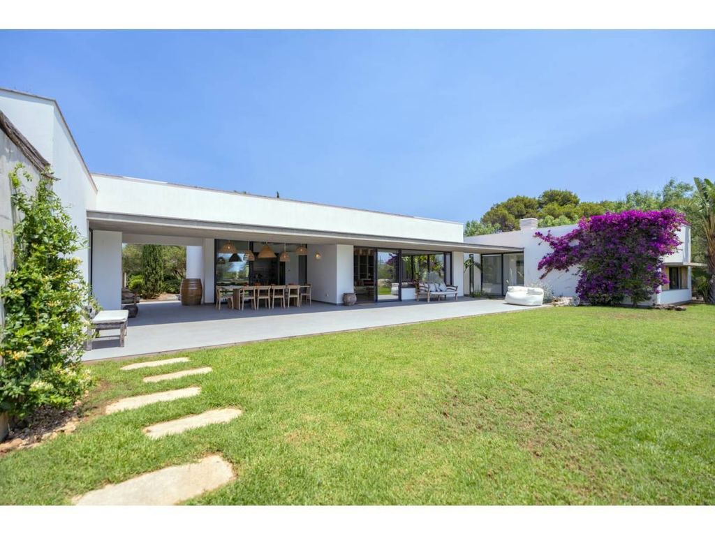 Property photo 1 of 30
