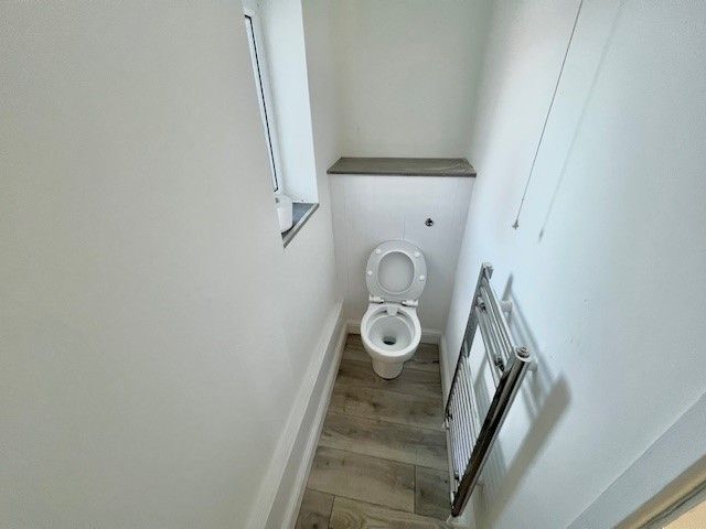 Property photo 3 of 11 WC