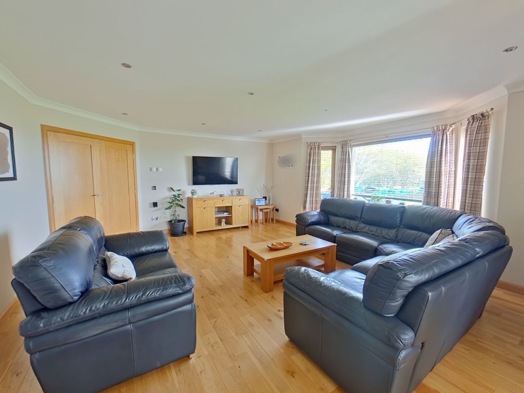 Property photo 2 of 14 Photo 9