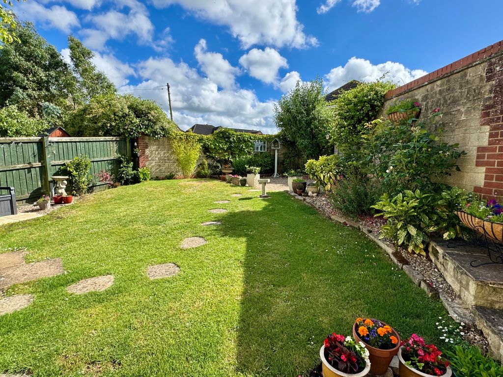 Property photo 2 of 13 15