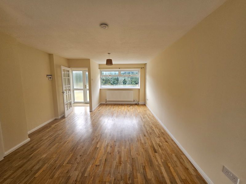 Property photo 3 of 14 Photo 8