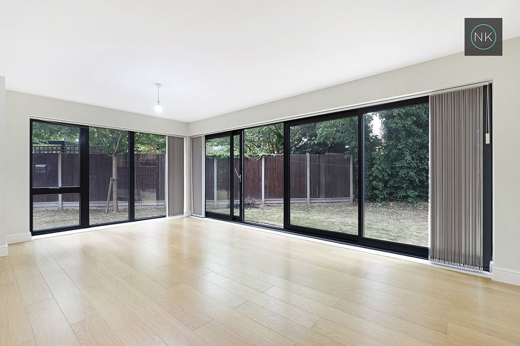 Property photo 2 of 22 4398763