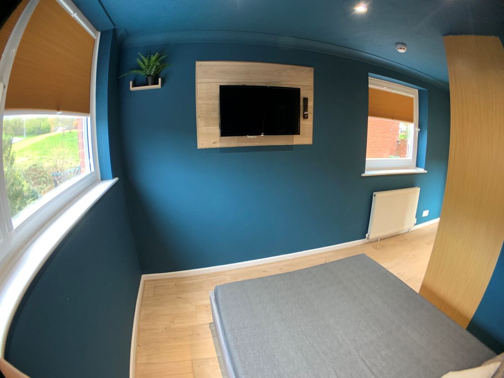 Property photo 1 of 6 Bedroom