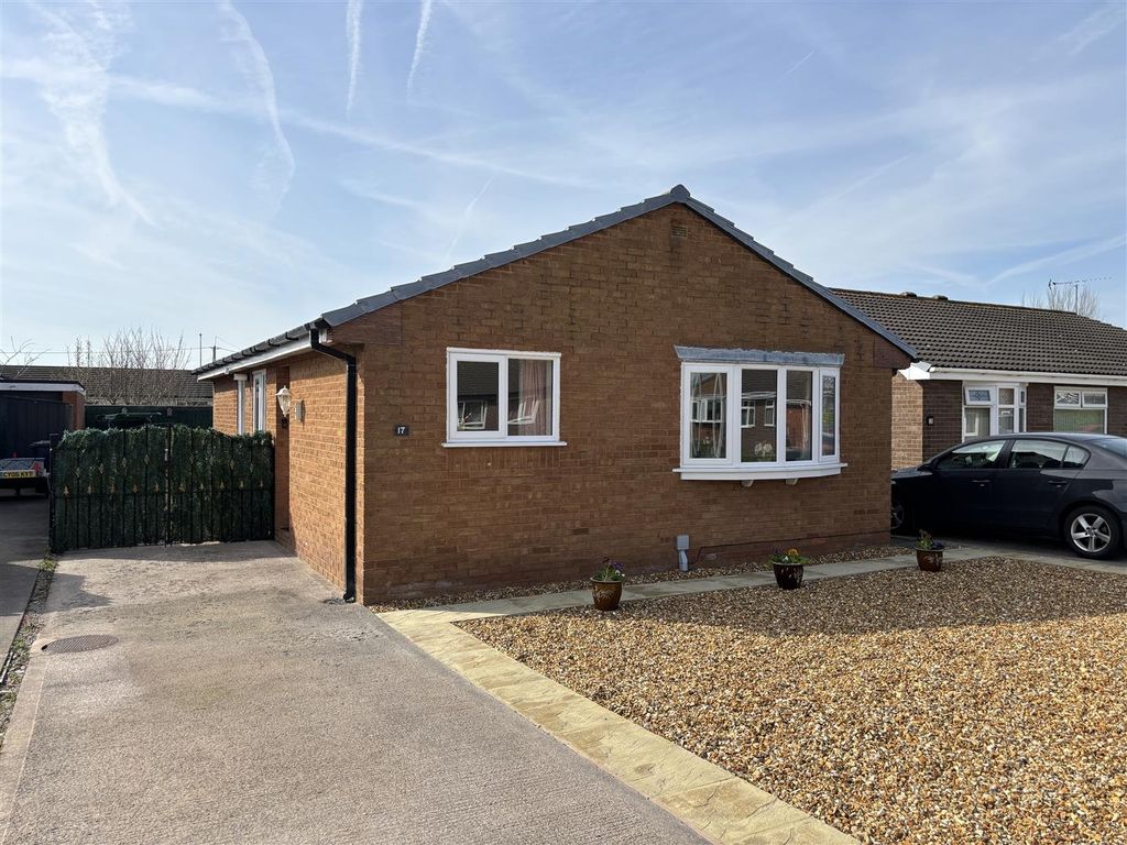 Property photo 1 of 18 Front Aspect.Jpg