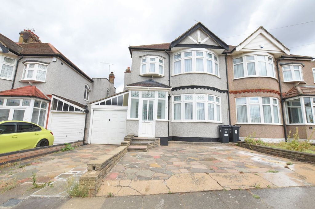 Property photo 2 of 23