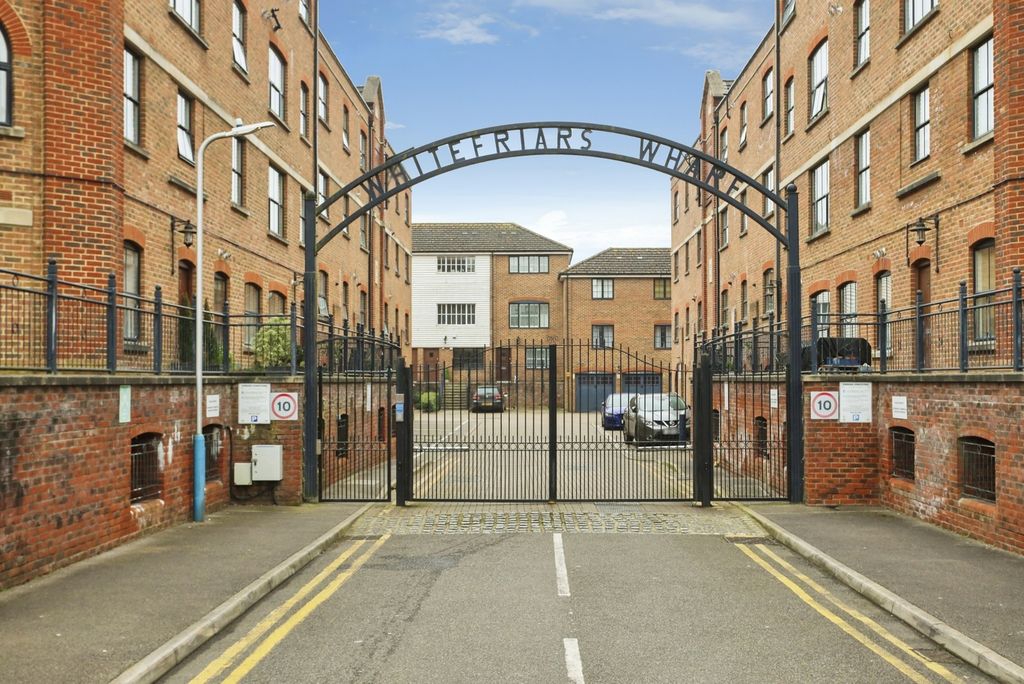 Property photo 3 of 15 Pbox-Img.Jpg