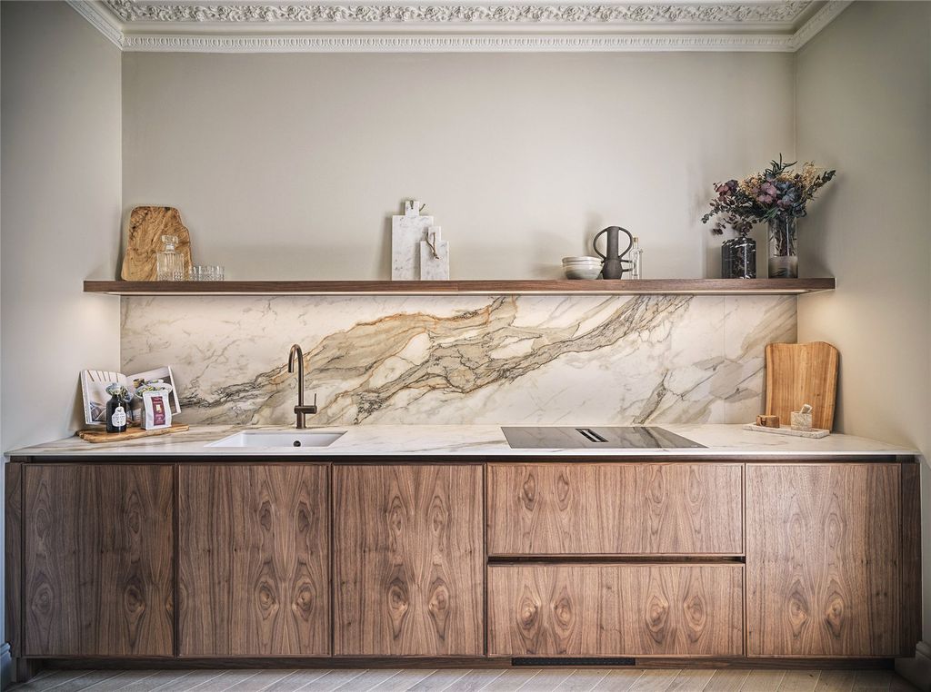 Property photo 2 of 8 Kitchen