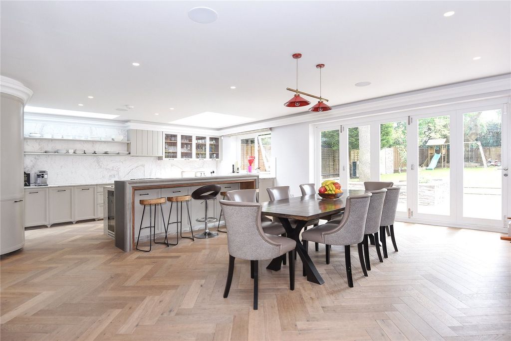 Property photo 1 of 10 Dining Room