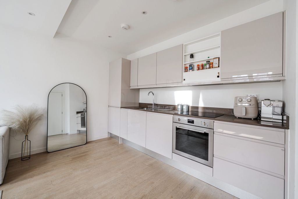 Property photo 3 of 16 1485376-13-6A5633...