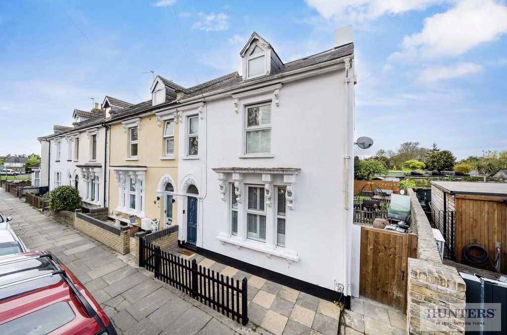 Property photo 1 of 19 External