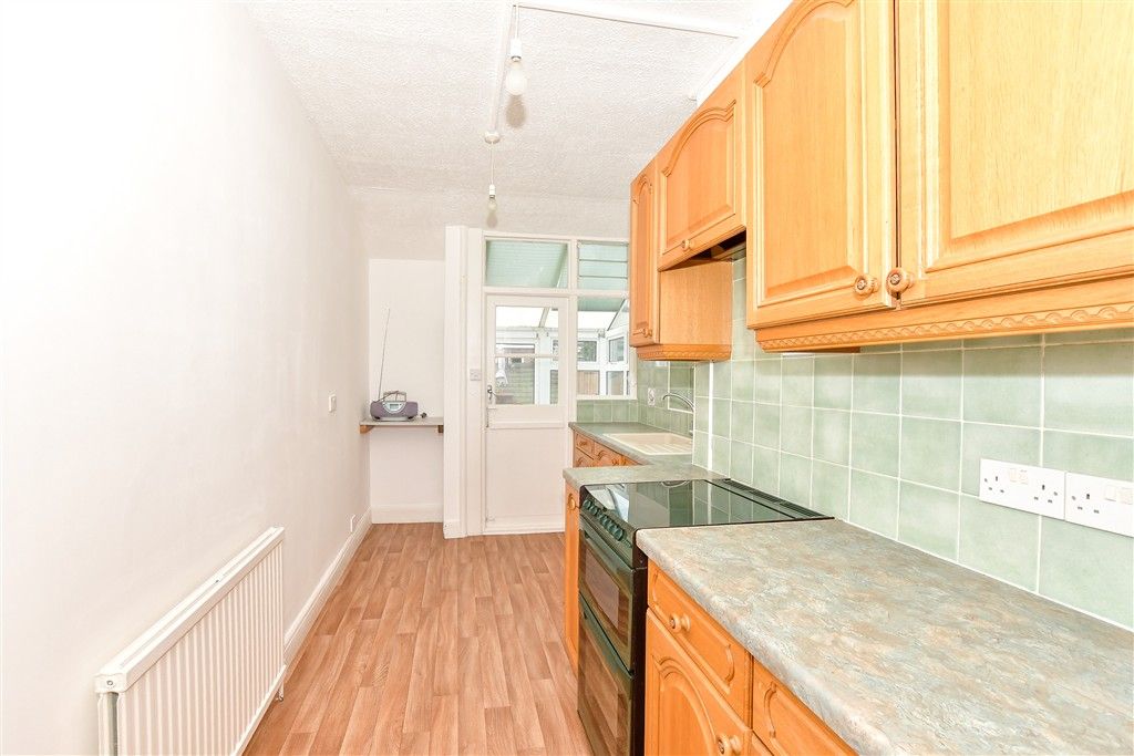 Property photo 3 of 10 Kitchen