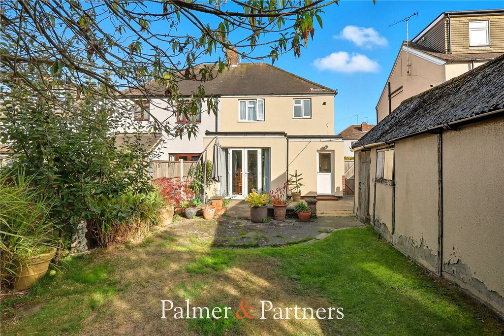 Property photo 3 of 26 Picture No. 23