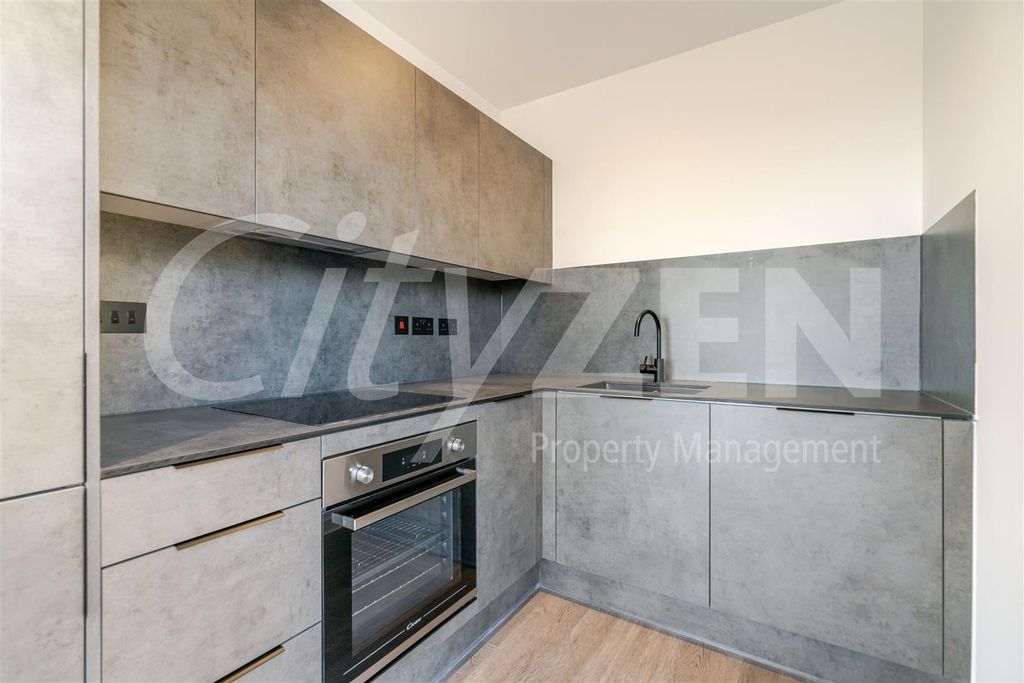 Property photo 2 of 19 Kitchen