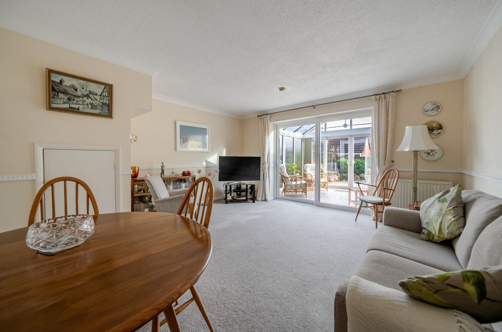 Property photo 2 of 12 1394787-7-6949372...