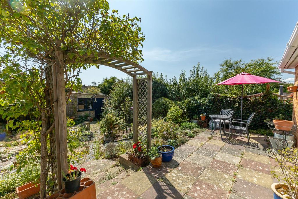 Property photo 2 of 20 Untitled-2818.Jpg