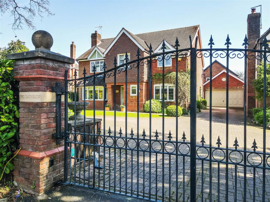 Property photo 1 of 32 271 Four Ashes Road_7.Jpg