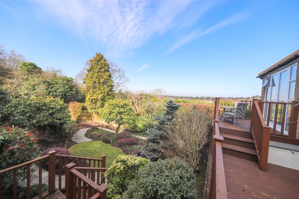 Property photo 3 of 19 4122844