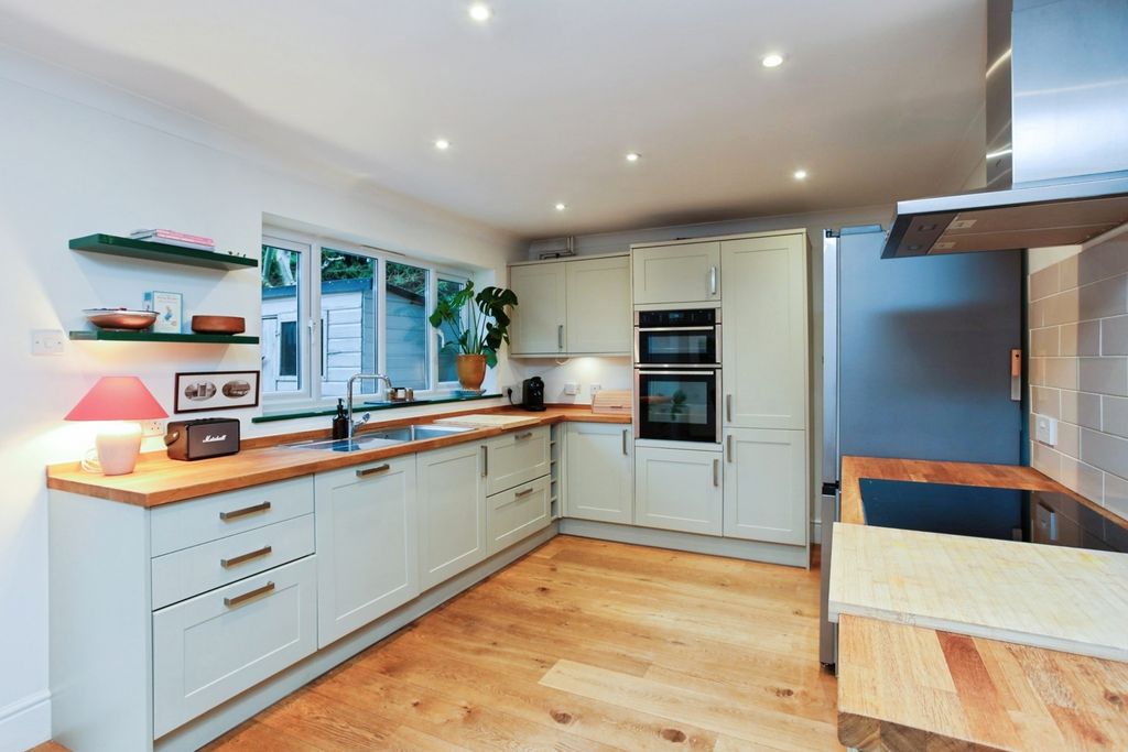 Property photo 2 of 14 Pbox-Img.Jpg