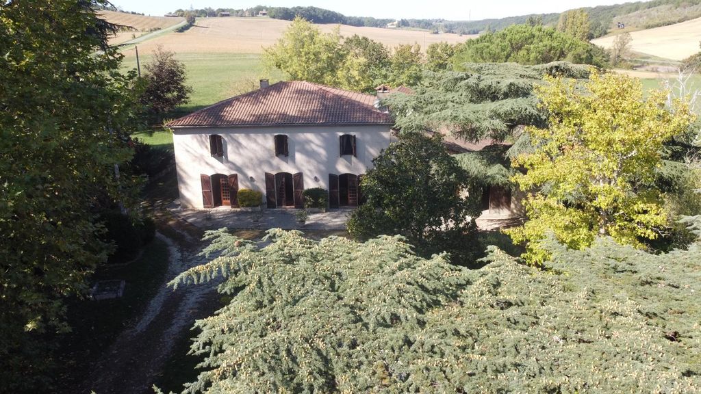 Property photo 2 of 19