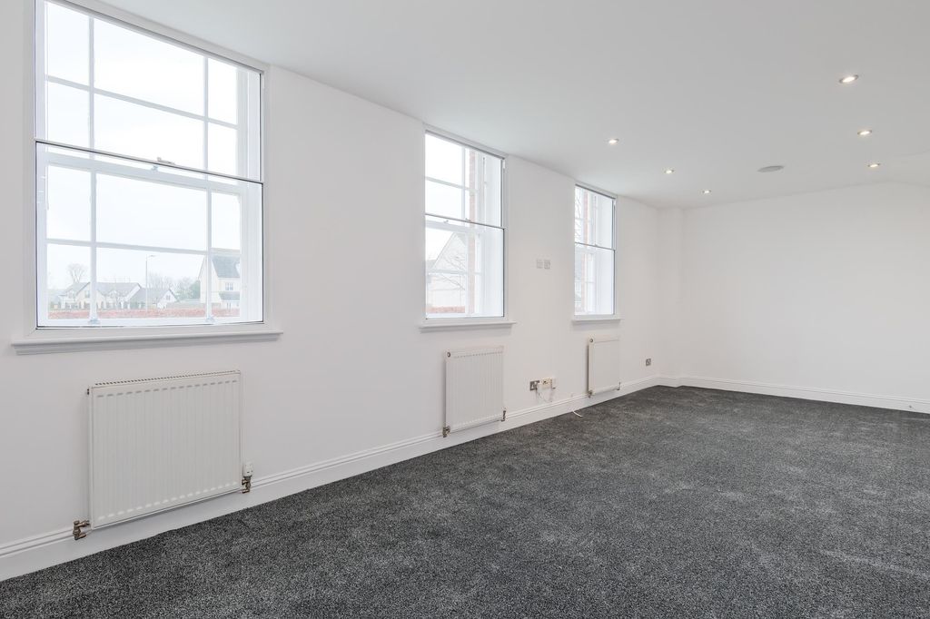 Property photo 3 of 41