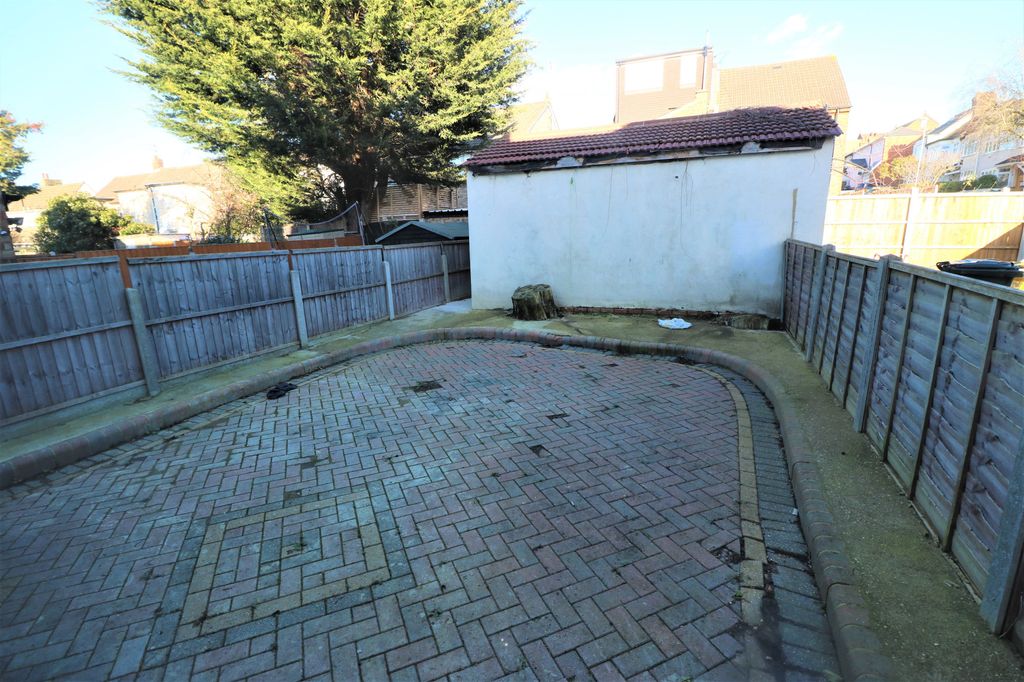 Property photo 3 of 5