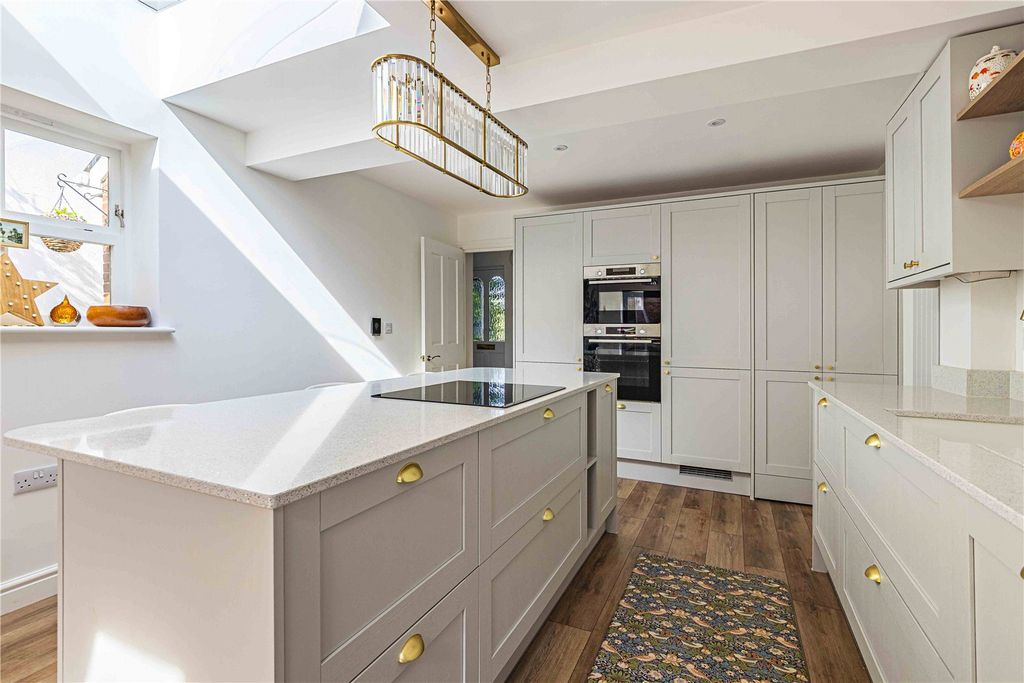 Property photo 2 of 41 Picture No. 47