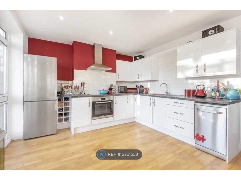 Property photo 2 of 12 Kitchen