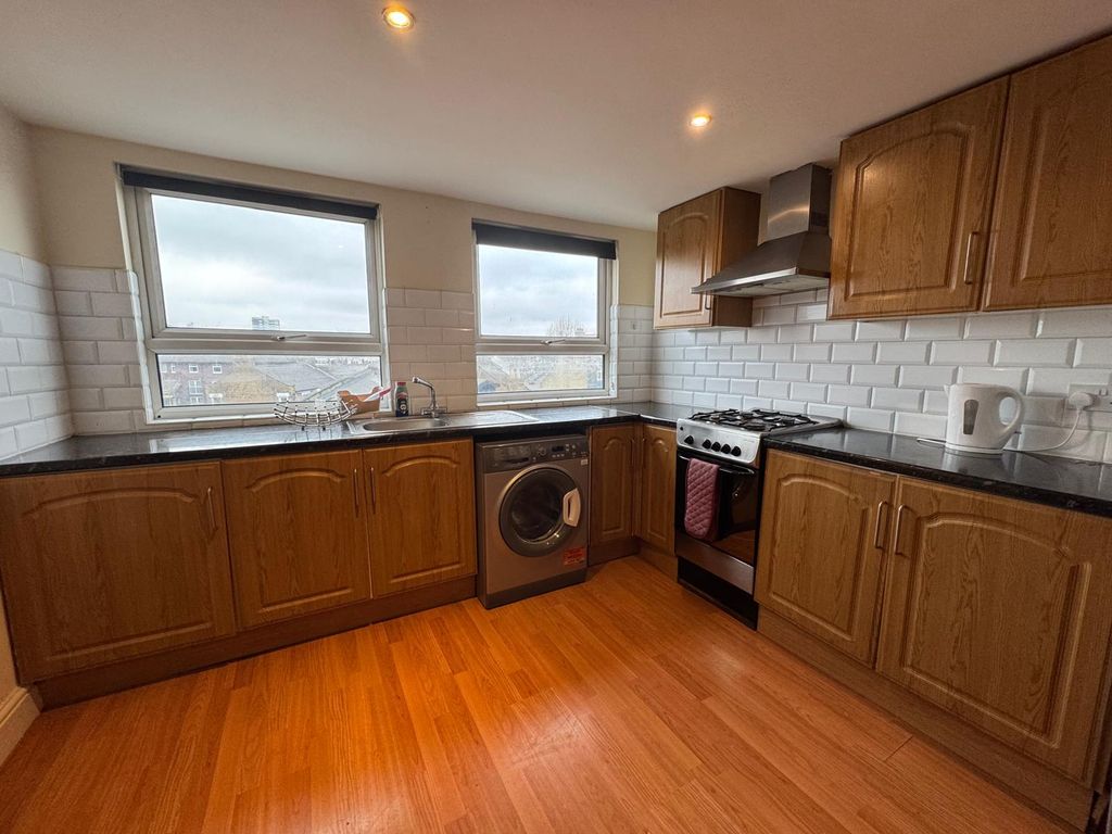 Property photo 2 of 7 Gallery