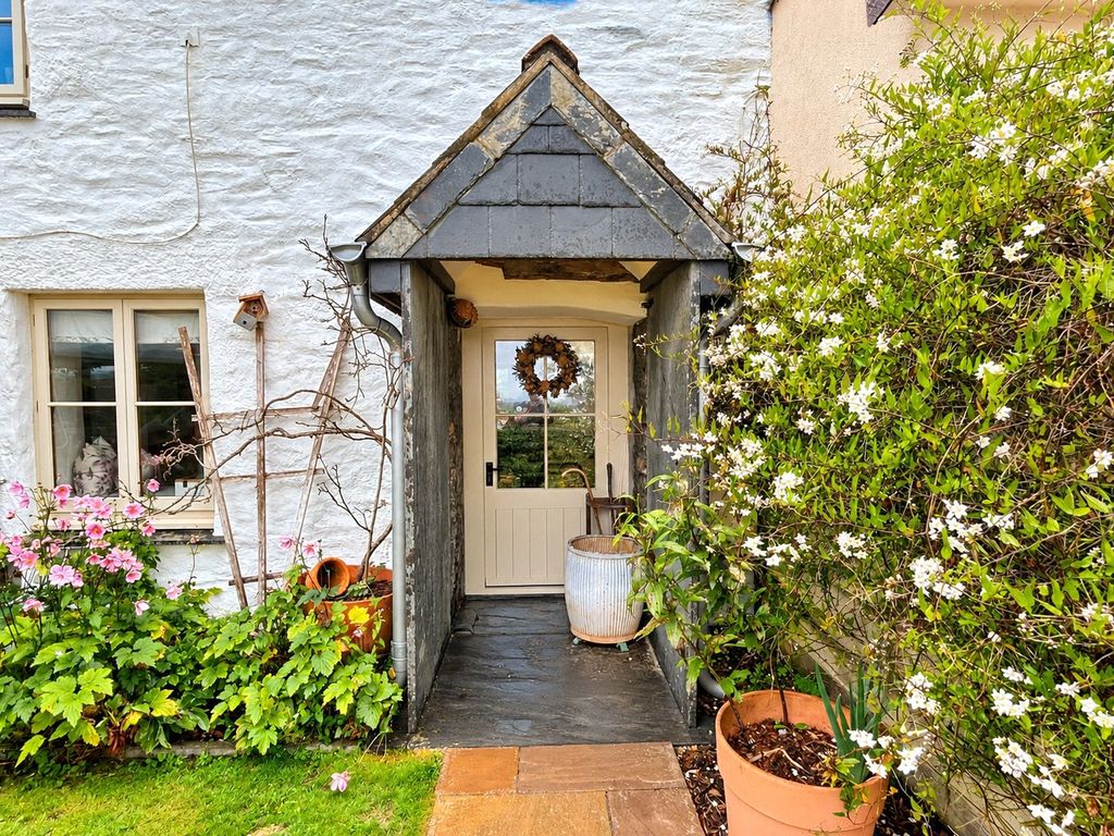 Property photo 2 of 29 Picture No. 13