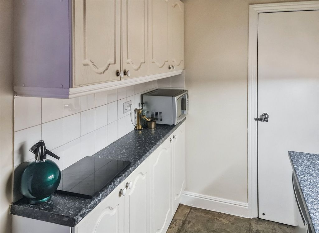 Property photo 3 of 12 Picture No. 08