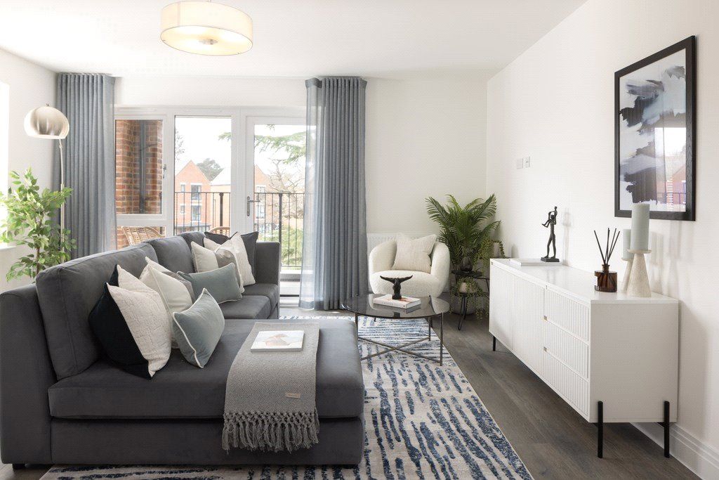 Property photo 1 of 7 Living Room