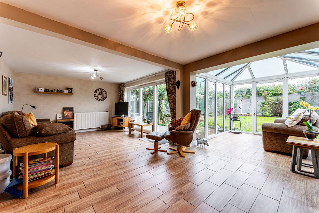 Property photo 3 of 25