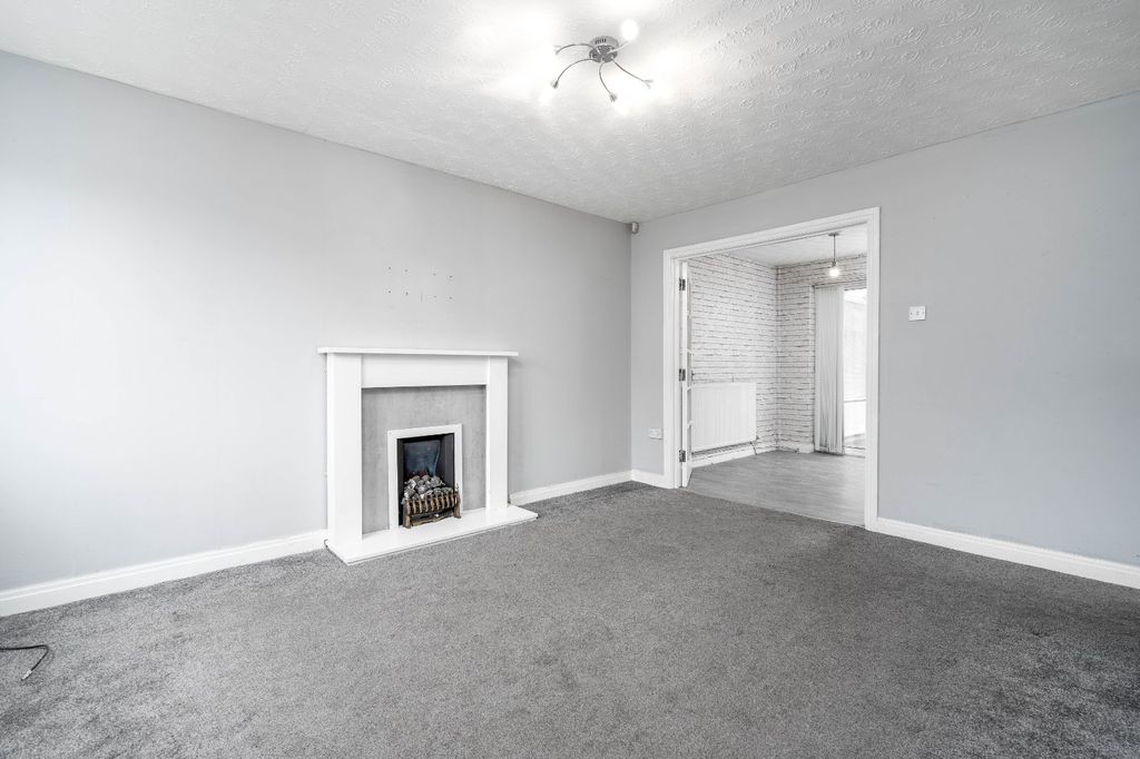 Property photo 3 of 15 Picture No. 20