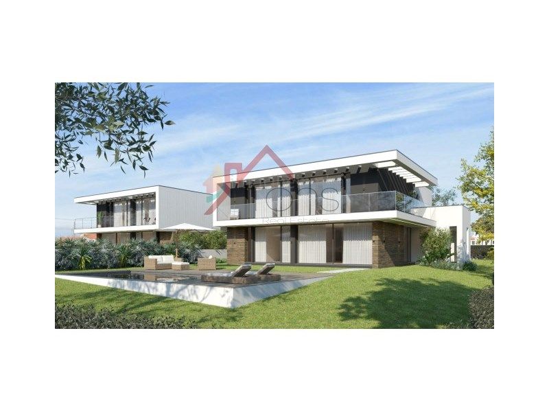 Property photo 1 of 2