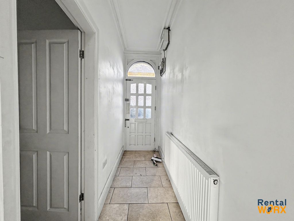 Property photo 2 of 11 Gallery