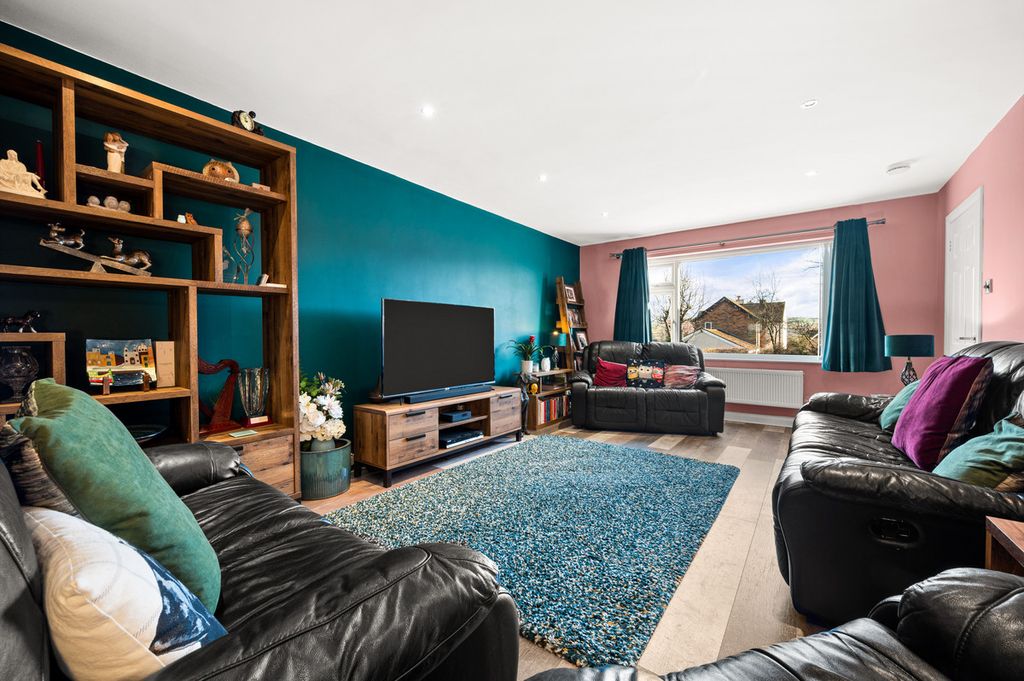 Property photo 2 of 26