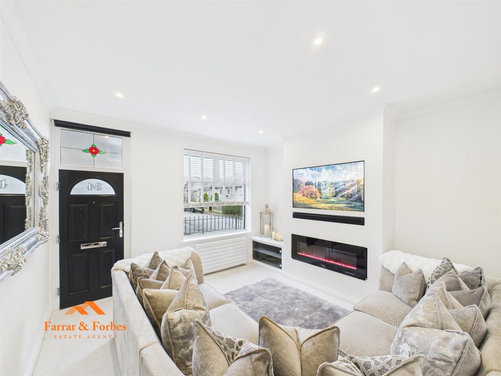 Property photo 3 of 31 Cam03956G0-Pr0204-Still012.Jpg