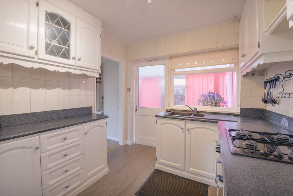 Property photo 2 of 23