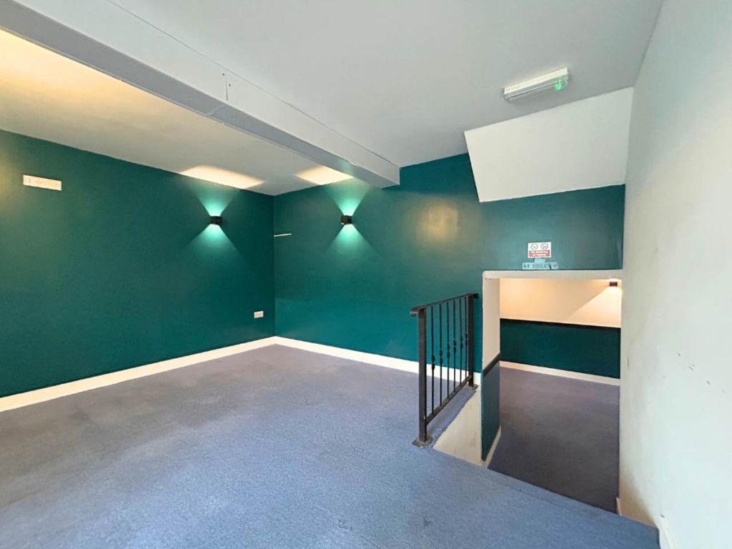Property photo 3 of 11 3
