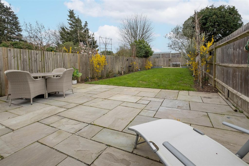 Property photo 3 of 29 73-Summer-Road-0043 Copy.Jpg