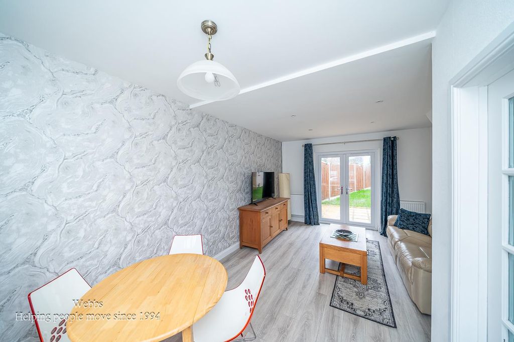 Property photo 3 of 32 Lounge Diner