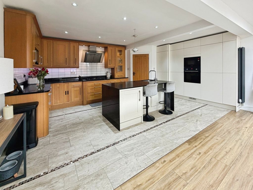 Property photo 3 of 21 Pbox-Img.Jpg