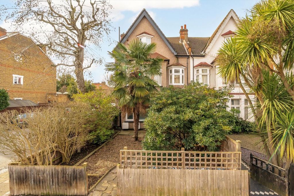 Property photo 2 of 8