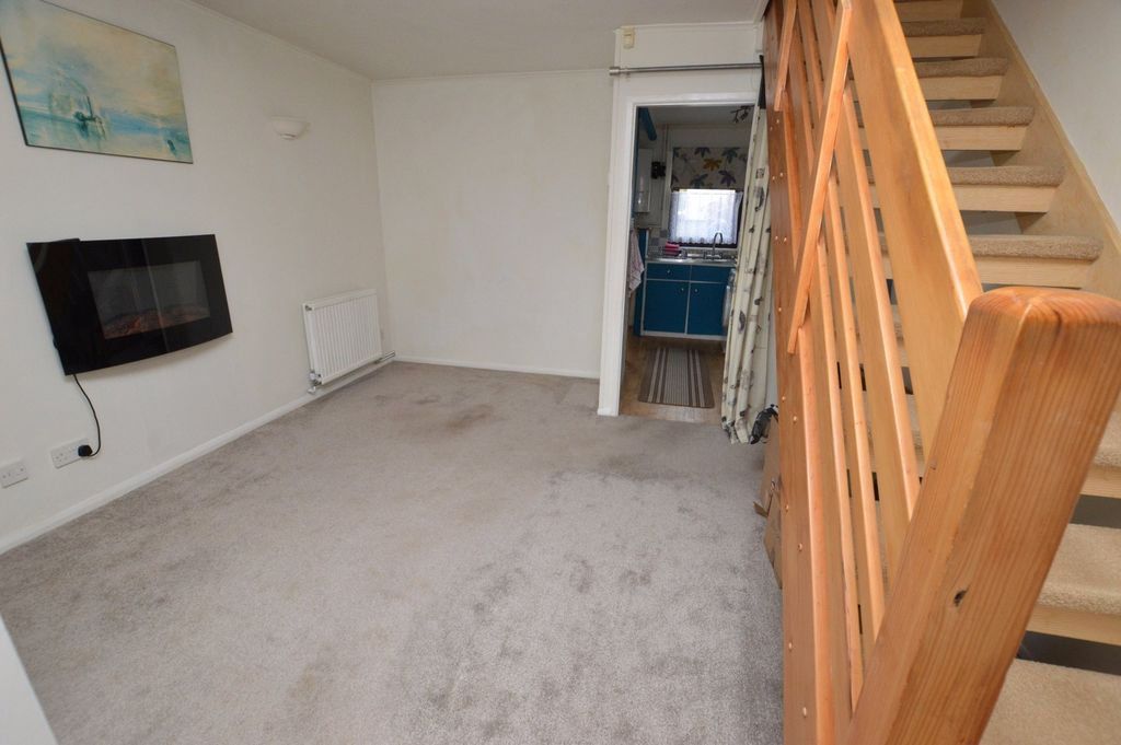Property photo 3 of 16 Living Room