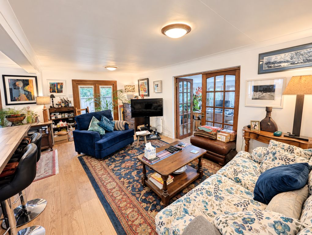 Property photo 2 of 23
