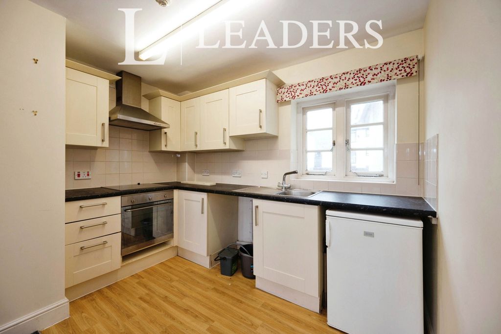Property photo 3 of 17 Flat23Thefriary2417