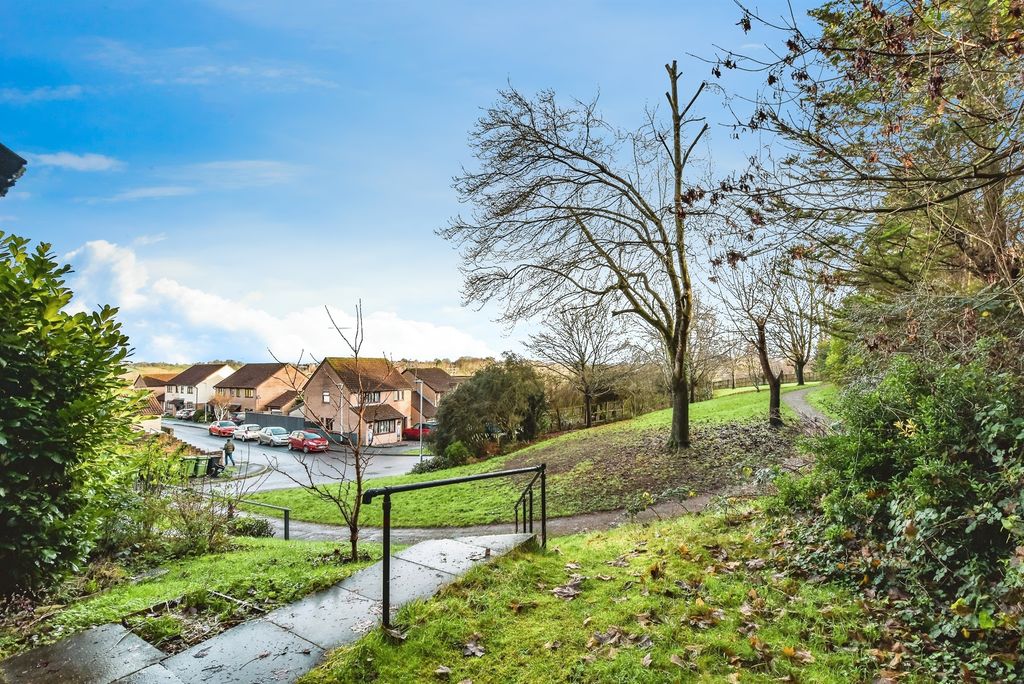 Property photo 3 of 12